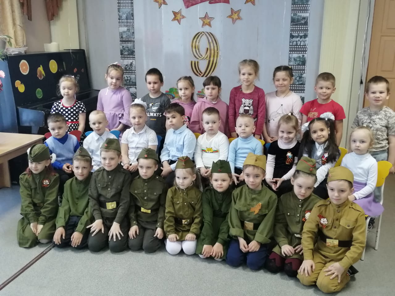 Накануне празднования Дня Победы в  нашем детском садике прошёл утренник,  посвящённый Дню Победы..